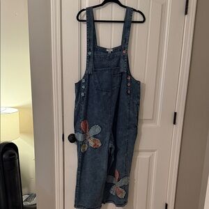 Easel Wide leg Floral overalls size L
